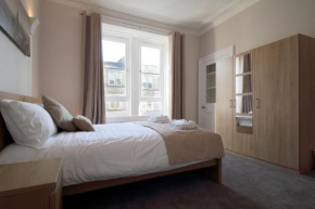Modern City Centre Apartment in Central Hub